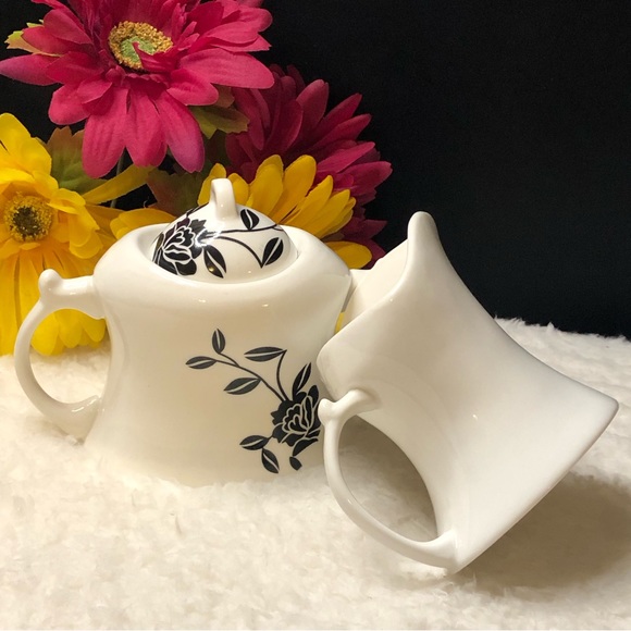Vintage Black & White Flower Design Creamer & Sugar Bowl - Picture 6 of 12